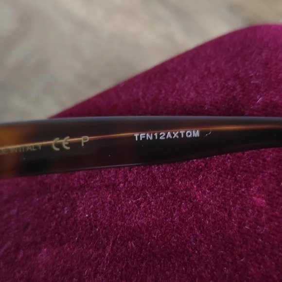 Gucci Brown Tortoise Women's Sunglasses - Picture 8 of 10